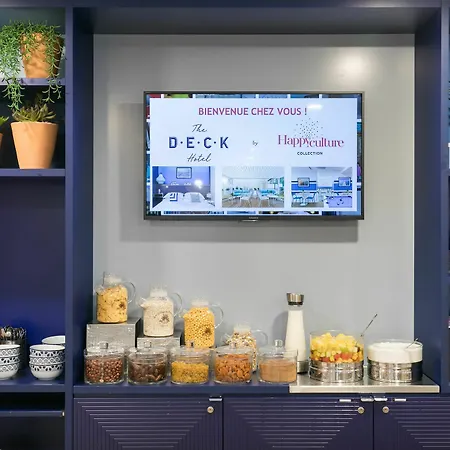 מלון The Deck By Happyculture
