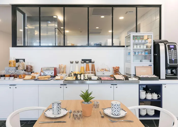 The Deck By Happyculture 4*