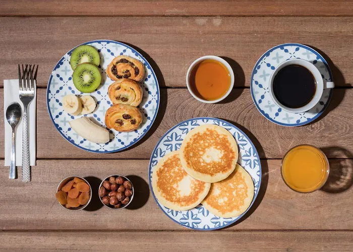 The Deck By Happyculture Hotel