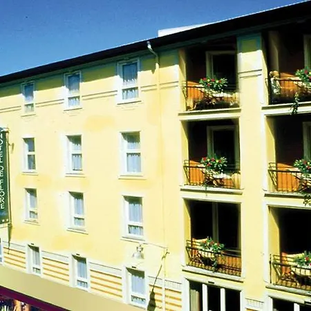 The Deck By Happyculture 4*